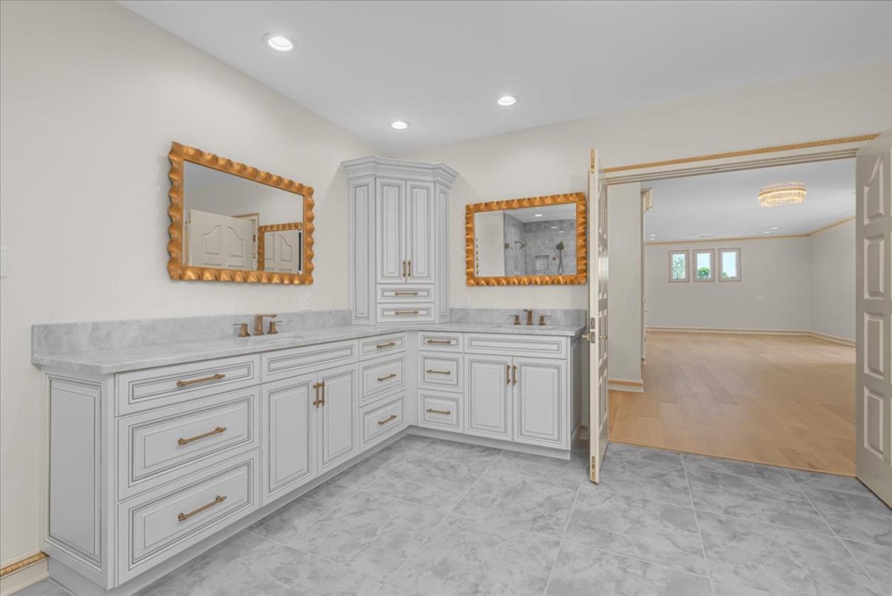 Iconic luxury remodeled estate with 66 acres! - photo 12