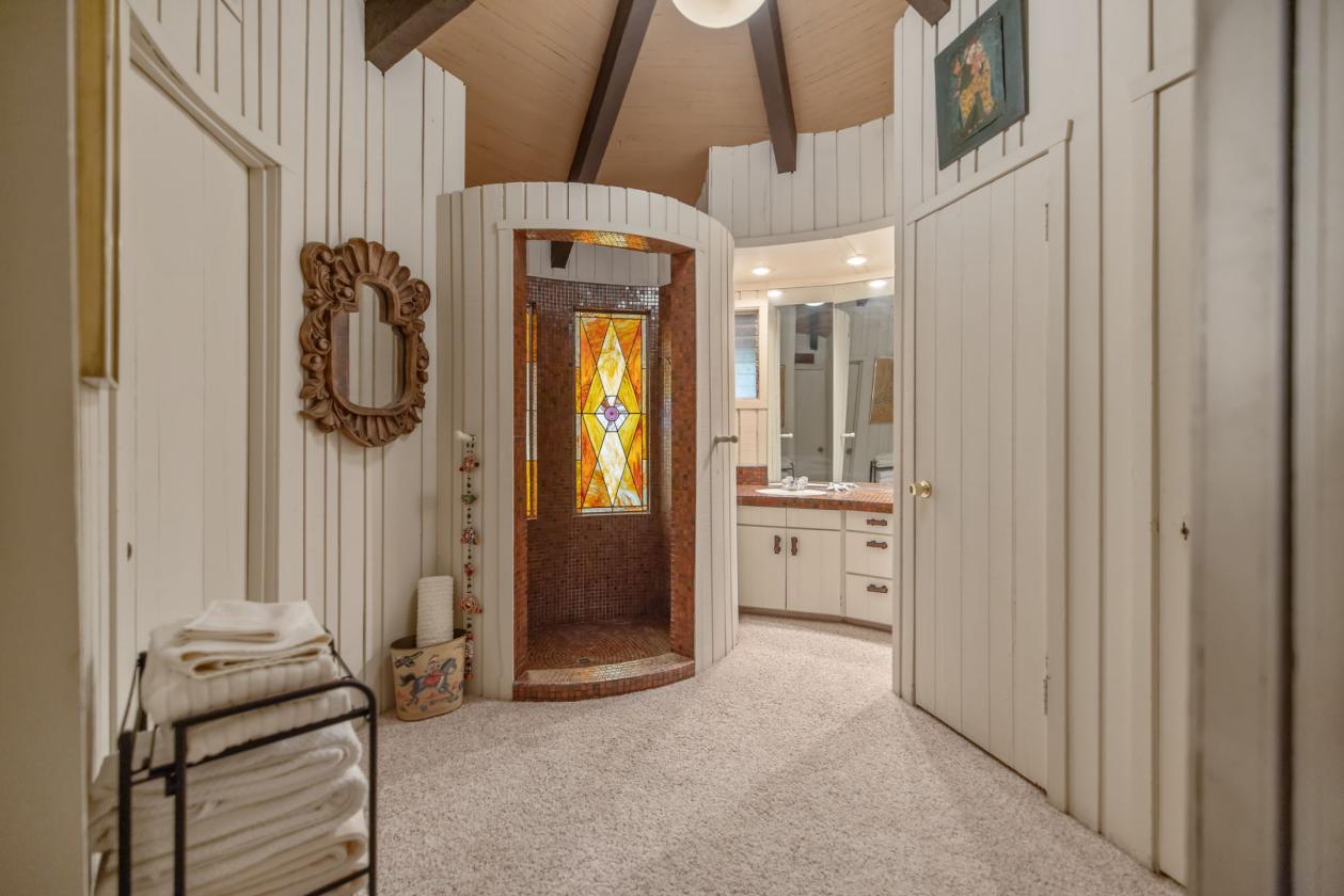 200 acres, two Harry Gesner homes, foothills - photo 19