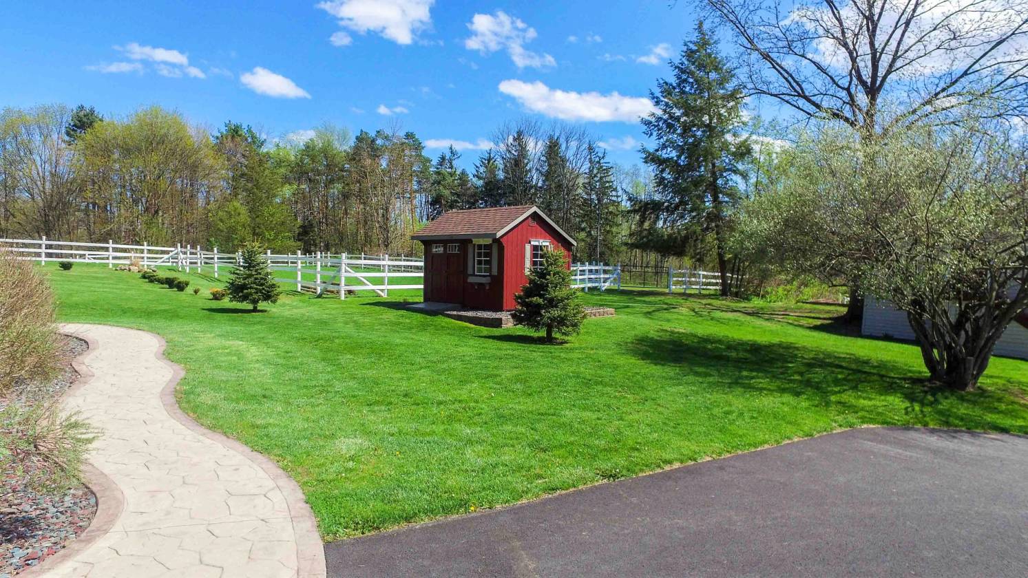 Equestrian Property with Carriage House CastletononHudson, Rensselaer County, New