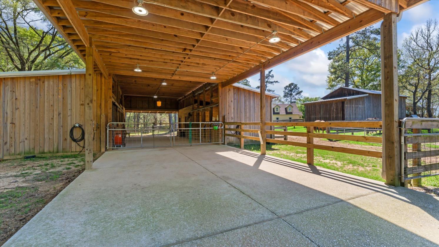 34 Acre Horse Estate with newly renovated home - photo 5