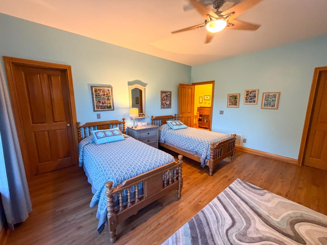 Beautiful Horse property nestled on 20 acres - photo 14