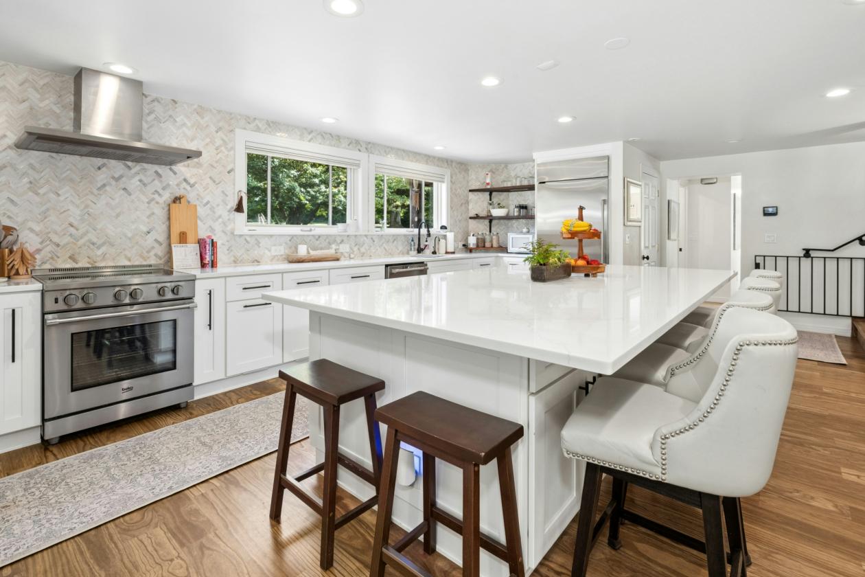 Turnkey gated equestrian property with custom home - photo 12