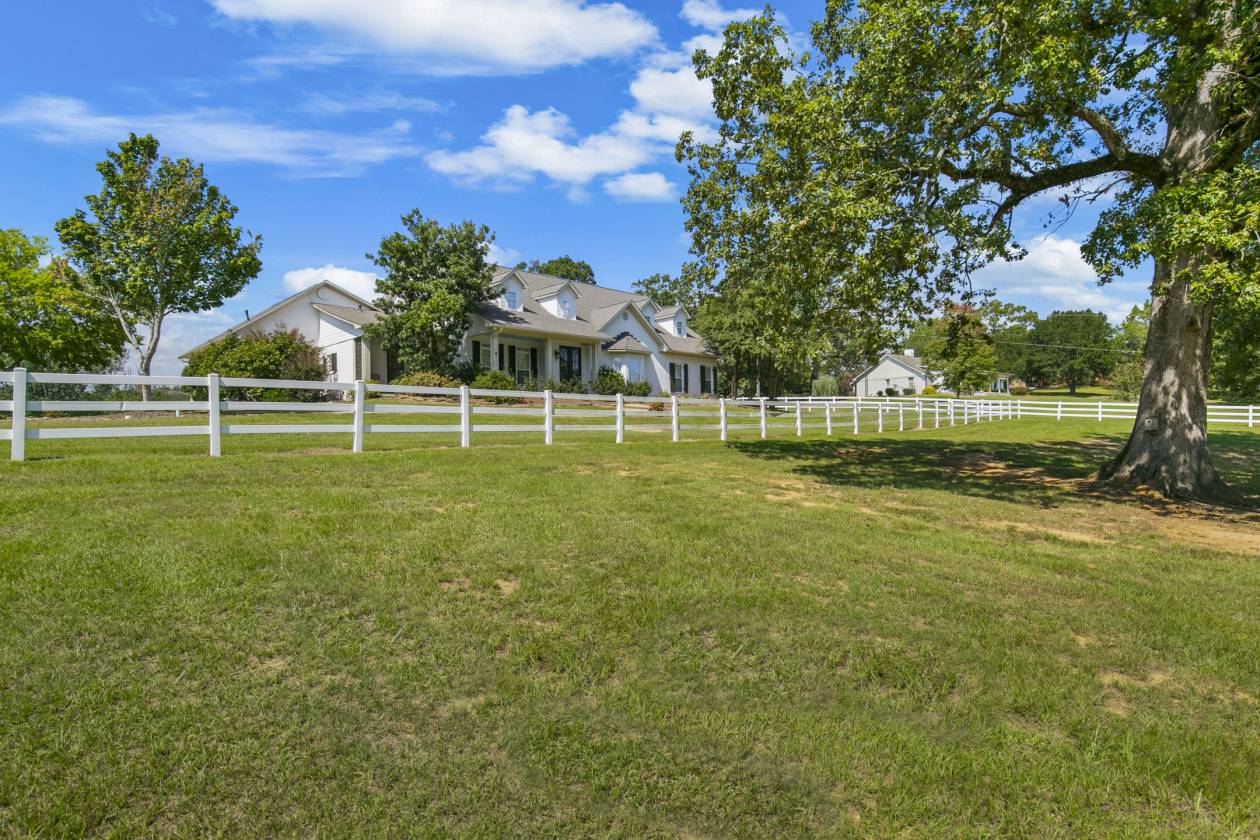 Horse Property for sale.