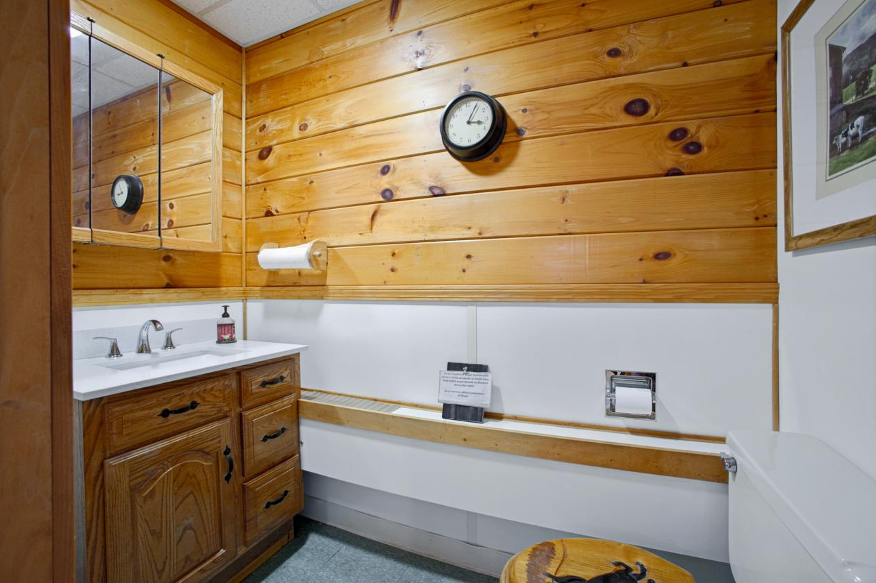 13.5-Acre Equestrian Farm with 12-Stall Barn - photo 25