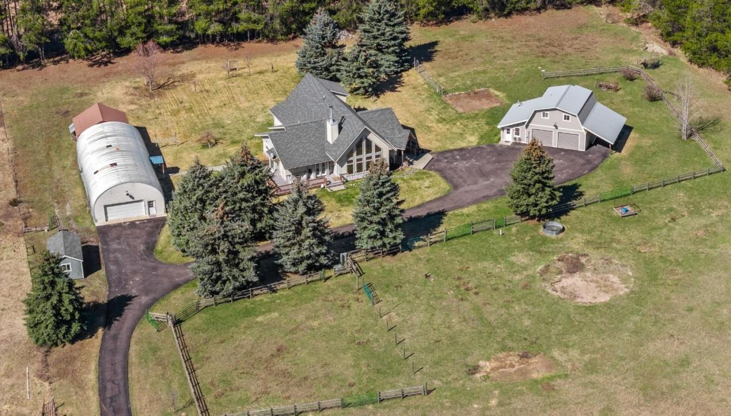 Built for Horses. Designed for Living. - photo 10