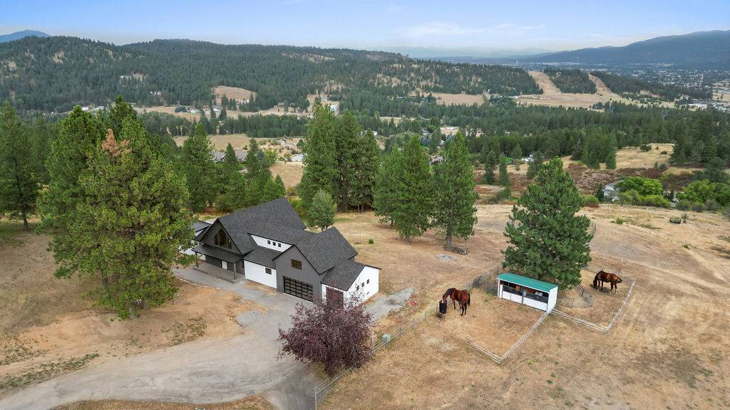 Horse Property for sale.