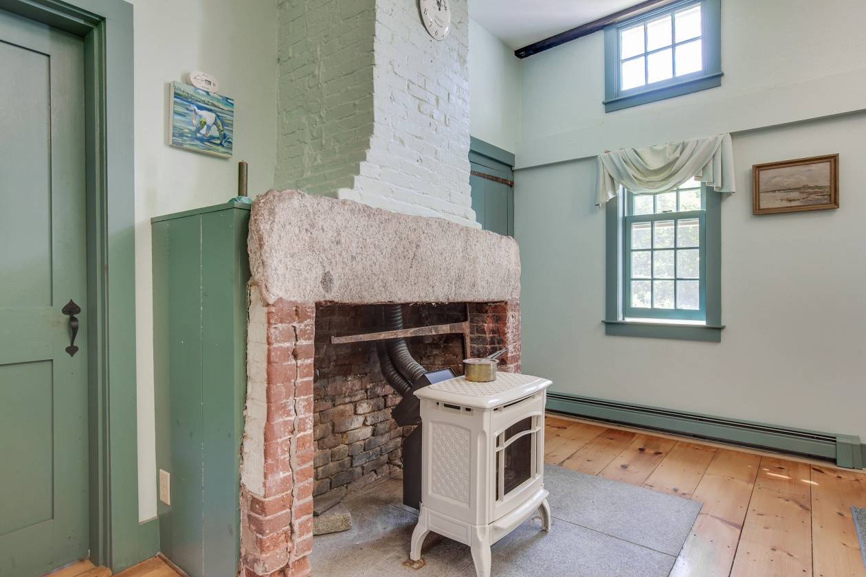 New England horse farm , barn and 20+ acres Princeton, Worcester