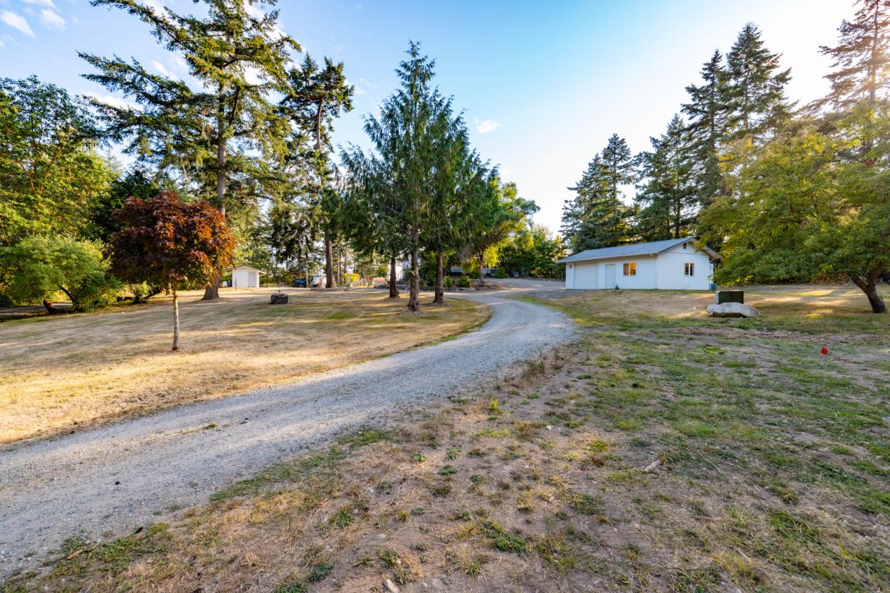 Beautifully Updated Acreage Estate - photo 22