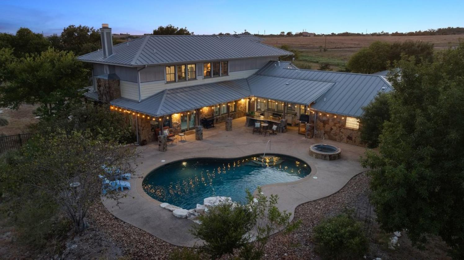 Hilltop Retreat - Modern Craftsman Architecture - photo 4
