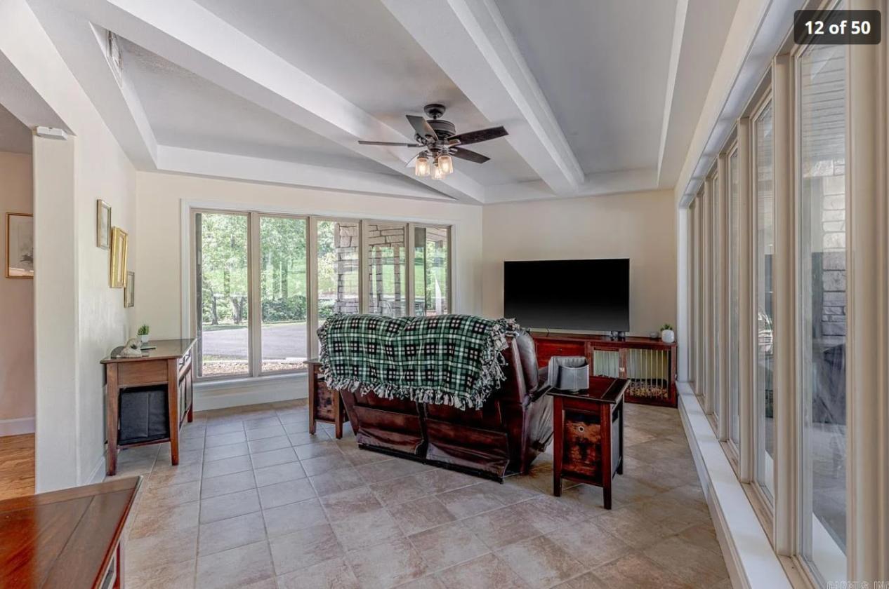 Luxury Home, Barn, Pasture, Riding Arena, 27 Acres - photo 10