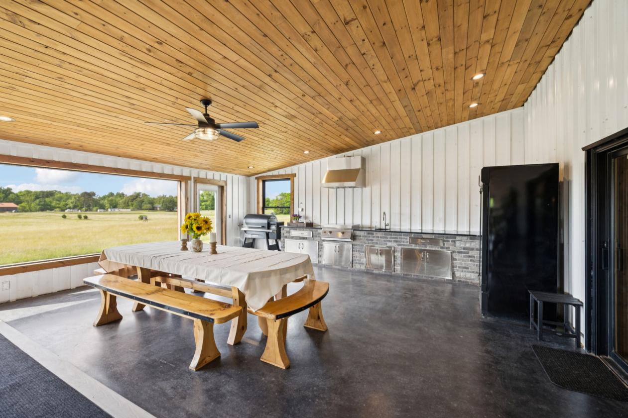 Private Estate with Barndominium - Horse Haven! - photo 27