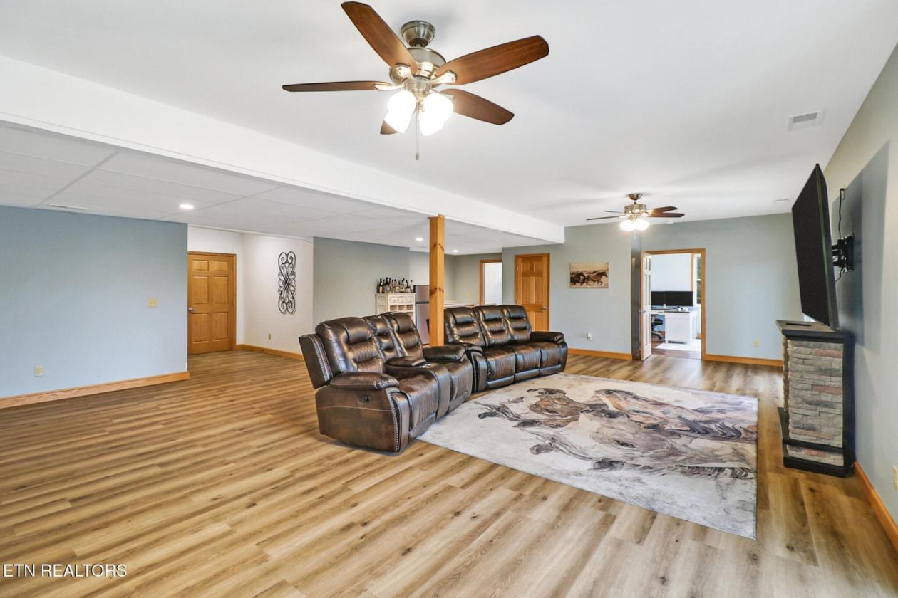 Modern Basement Ranch in Big South Fork - photo 22
