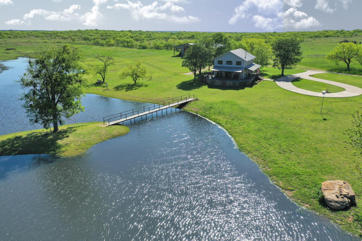 SPECTACULAR ±331 ACRE RANCH WITH MULTIPLE HOMES + - photo 7