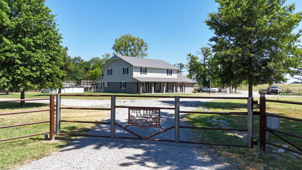 Horse Property for sale.