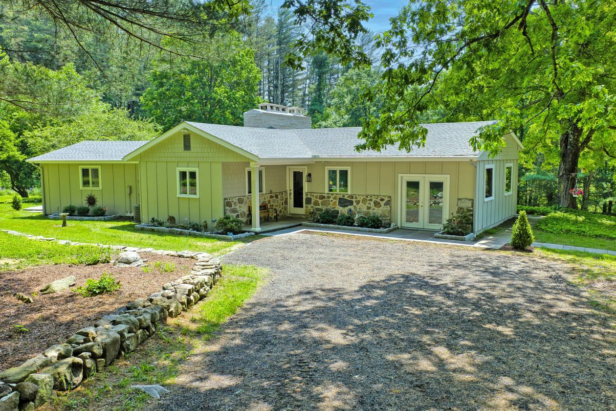 Horse Property for sale.