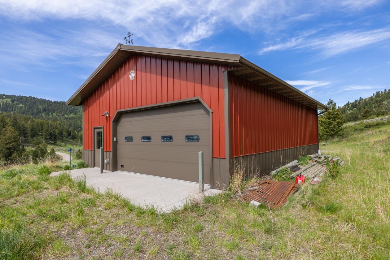 23+ ac, ARENA, 4 stall BARN and SHOP - photo 23