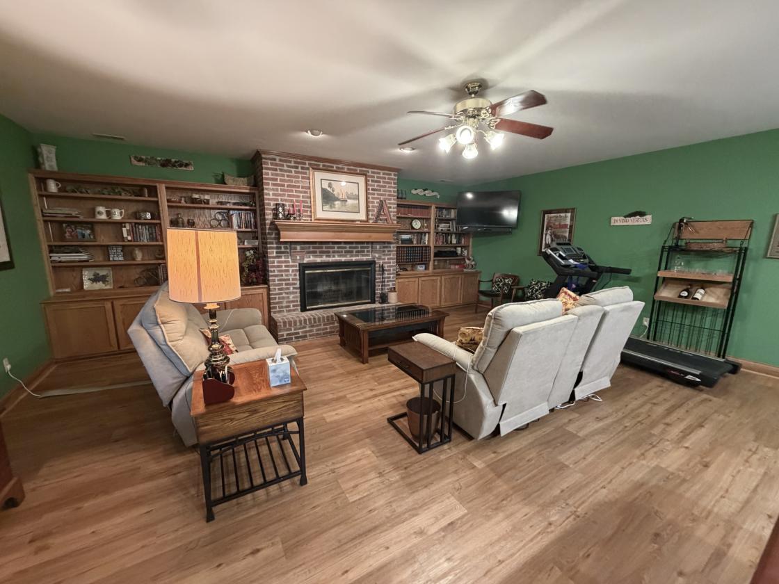 Beautiful Horse property nestled on 20 acres - photo 22