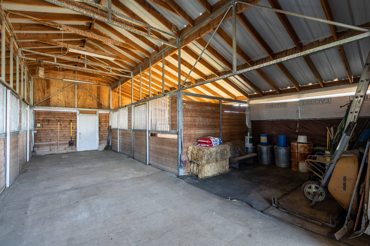 5 Acre Horse Property in Powell Butte, OR with Expansive... | Powell ...