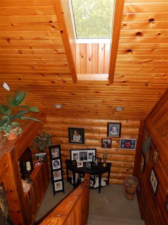 Amazing Log Home on 5 Acres, 2 Horse Stalls &... Rockford, Winnebago County, Illinois