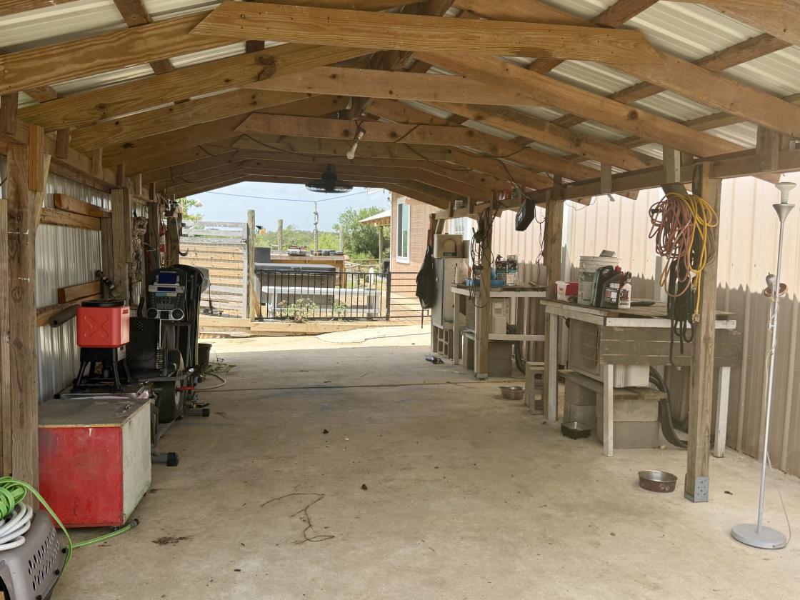 10 Acres and a CUTE cottage near Austin! - photo 27