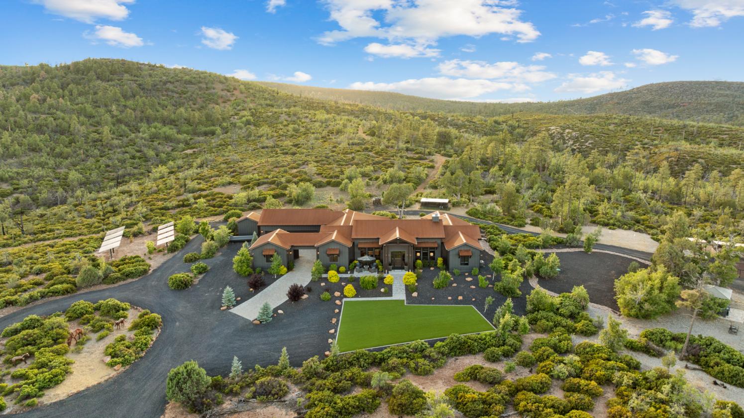 Unrivaled Luxury Legacy Estate with Amazing Views - photo 1