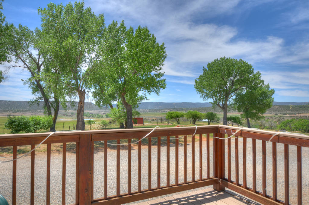 Scenic 137 acre Ranch with Spacious Main Home, Rental House