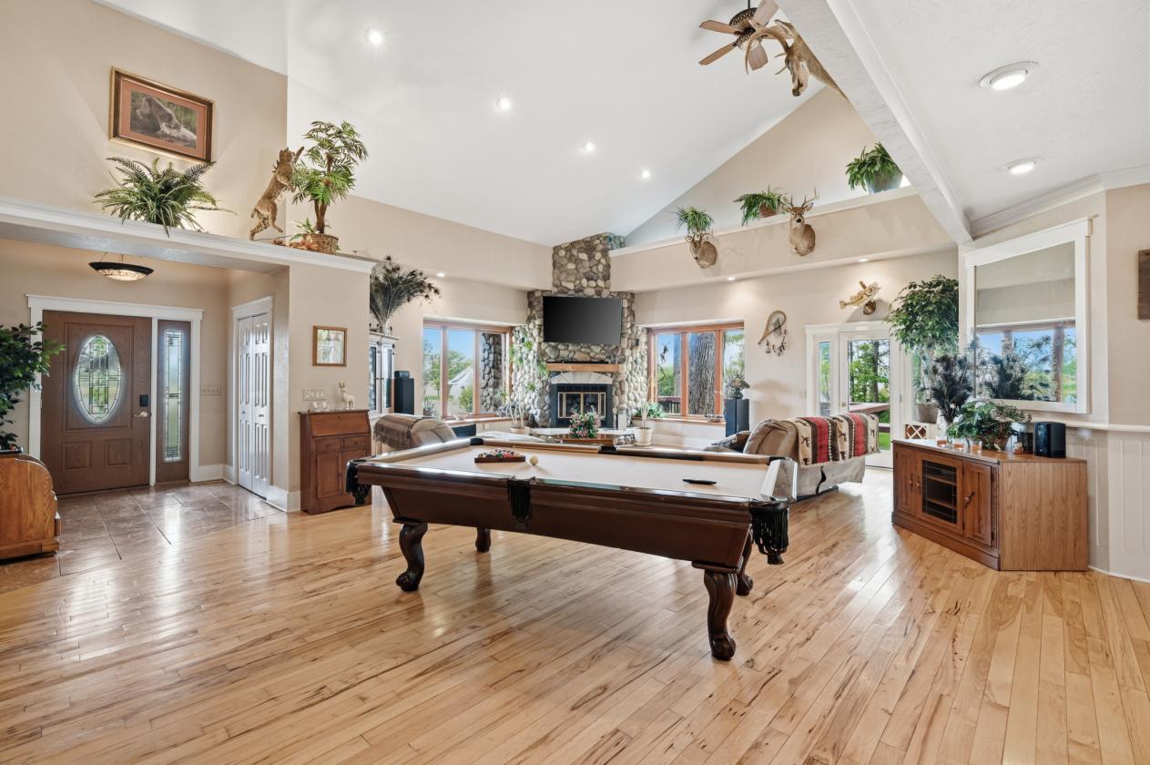 23.46± Acres With Custom Home & Beautiful Pond - photo 4