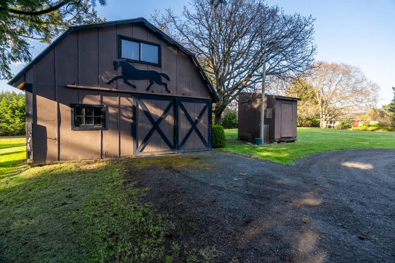 Horse Property for sale.