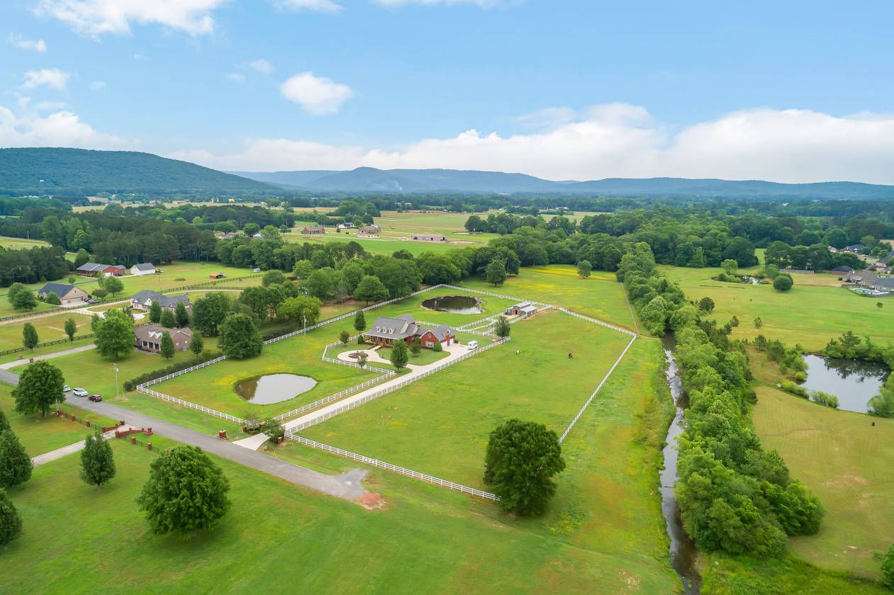 Professionally designed equestrian estate home near Hampton Cove