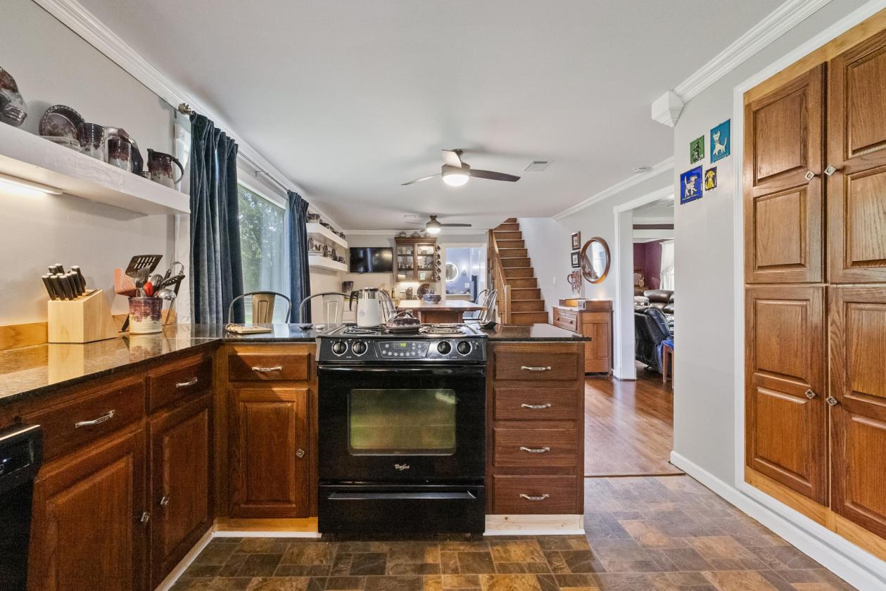 Beautiful Restored Farm House & The Perfect Land - photo 5
