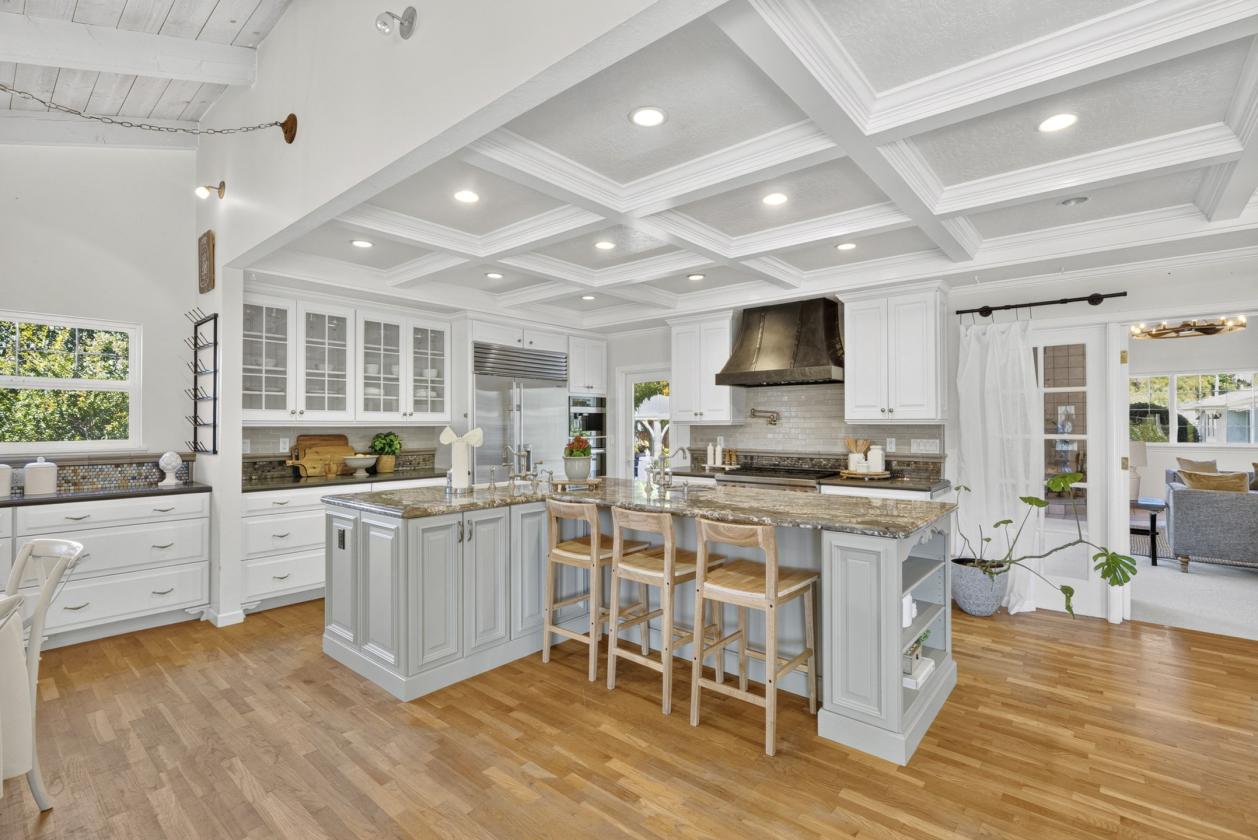 Rare Equestrian Estate on 5.9 Acres - photo 12
