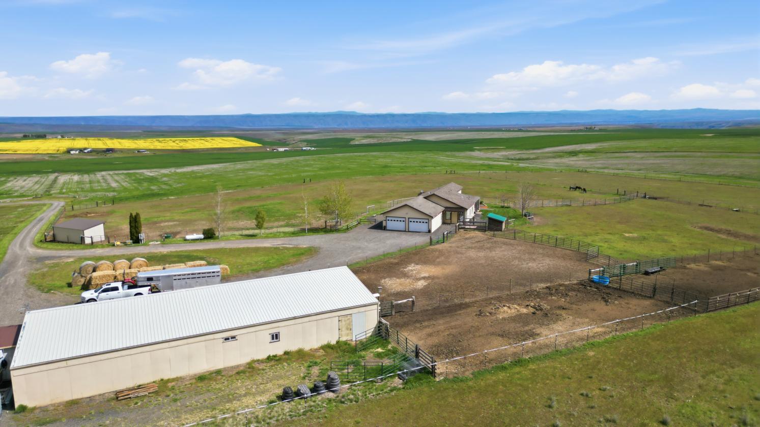 Ranch Property with Panoramic Mountain Views - photo 9