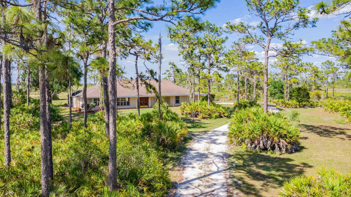 PUNTA GORDA PARADISE 5.01 ACRES IN EQUESTRIAN/RANCH COMMUNITY OF