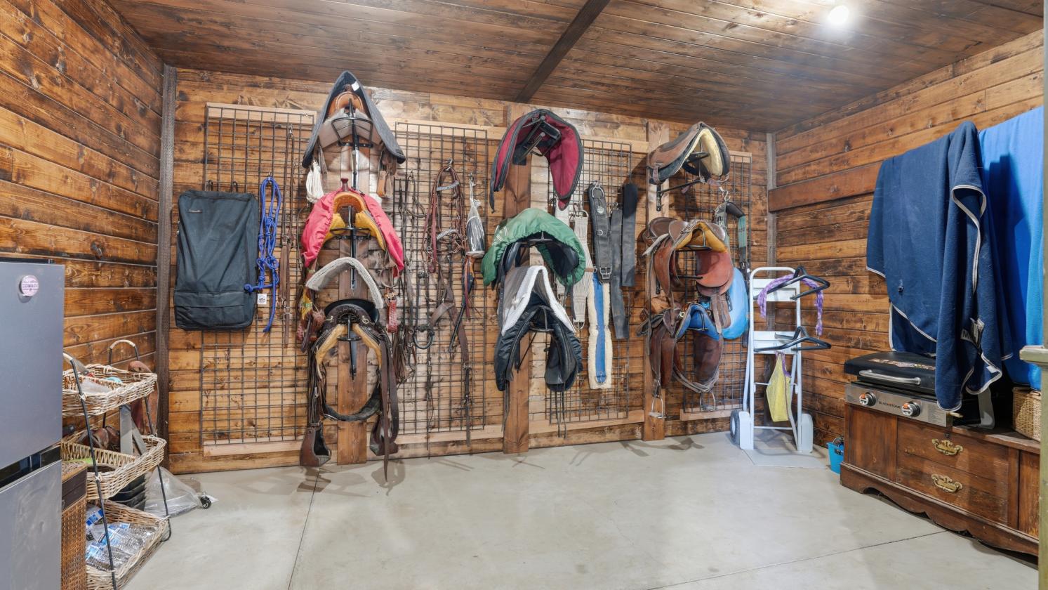 Amazing horse property - photo 30