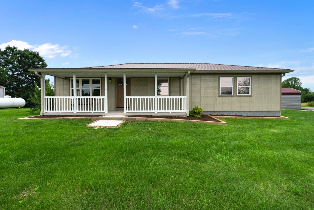 Home on 5 acres - photo 2