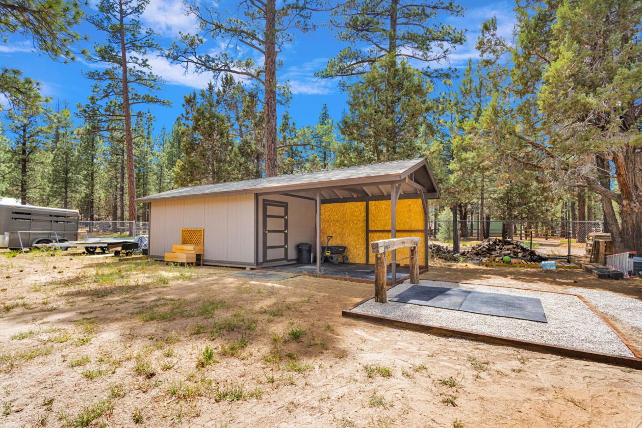 Beautifully updated horse property - photo 30