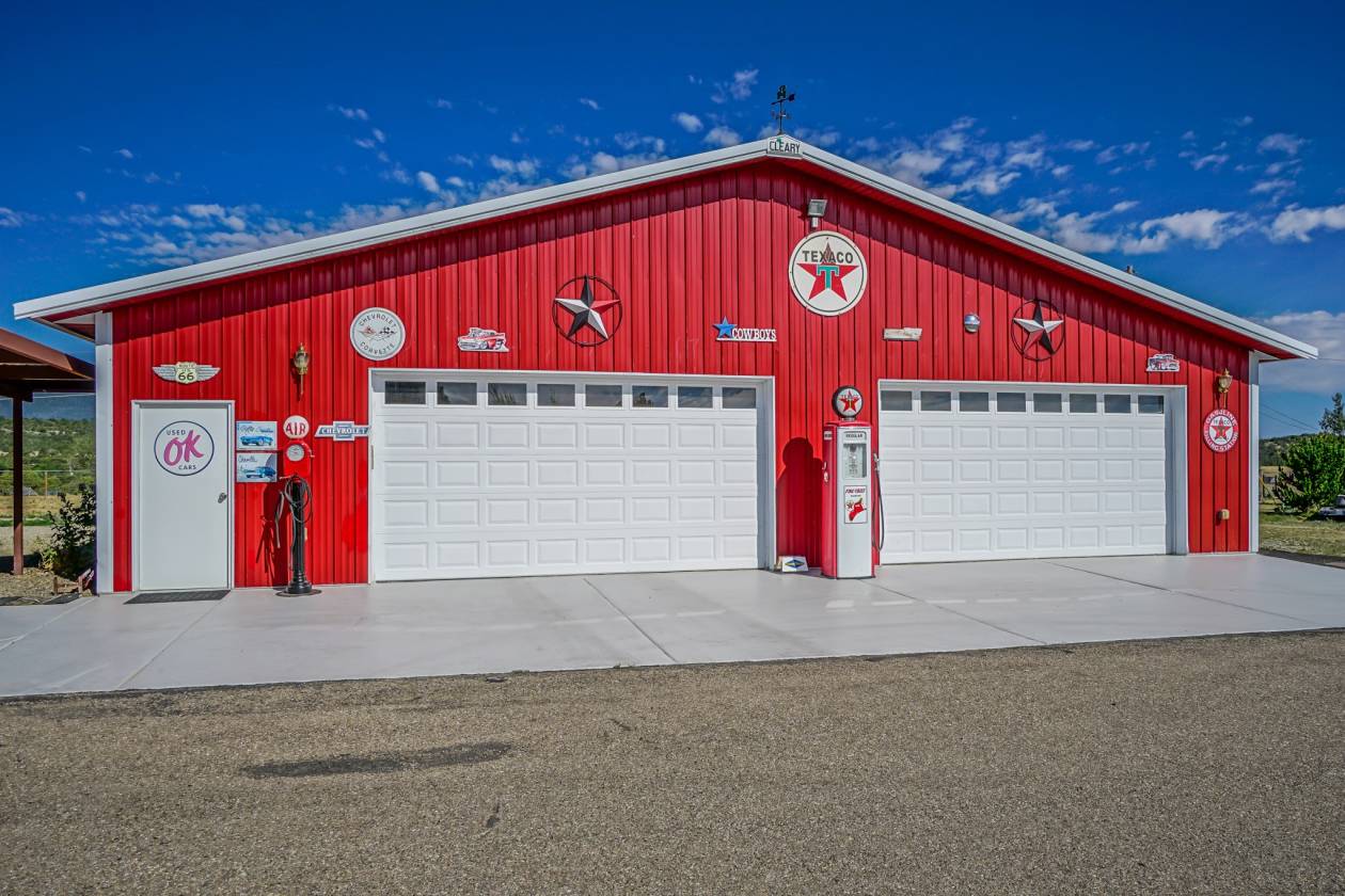 Magnificent Country Estate Horse Property Pipe Fenced with Automatic