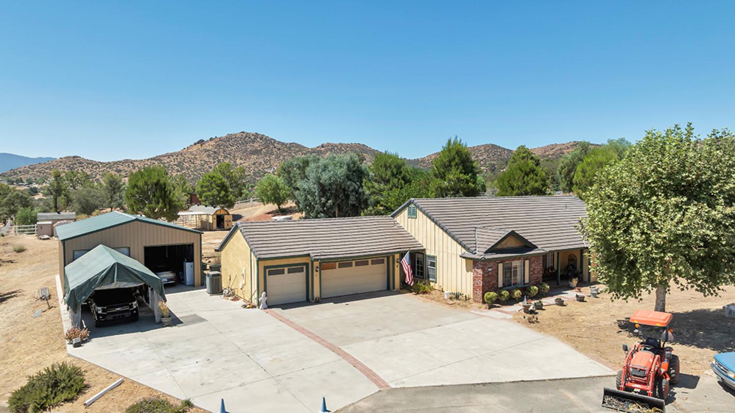 Agua Dulce Horse Property w/ Barn, Arena & Garage - photo 20