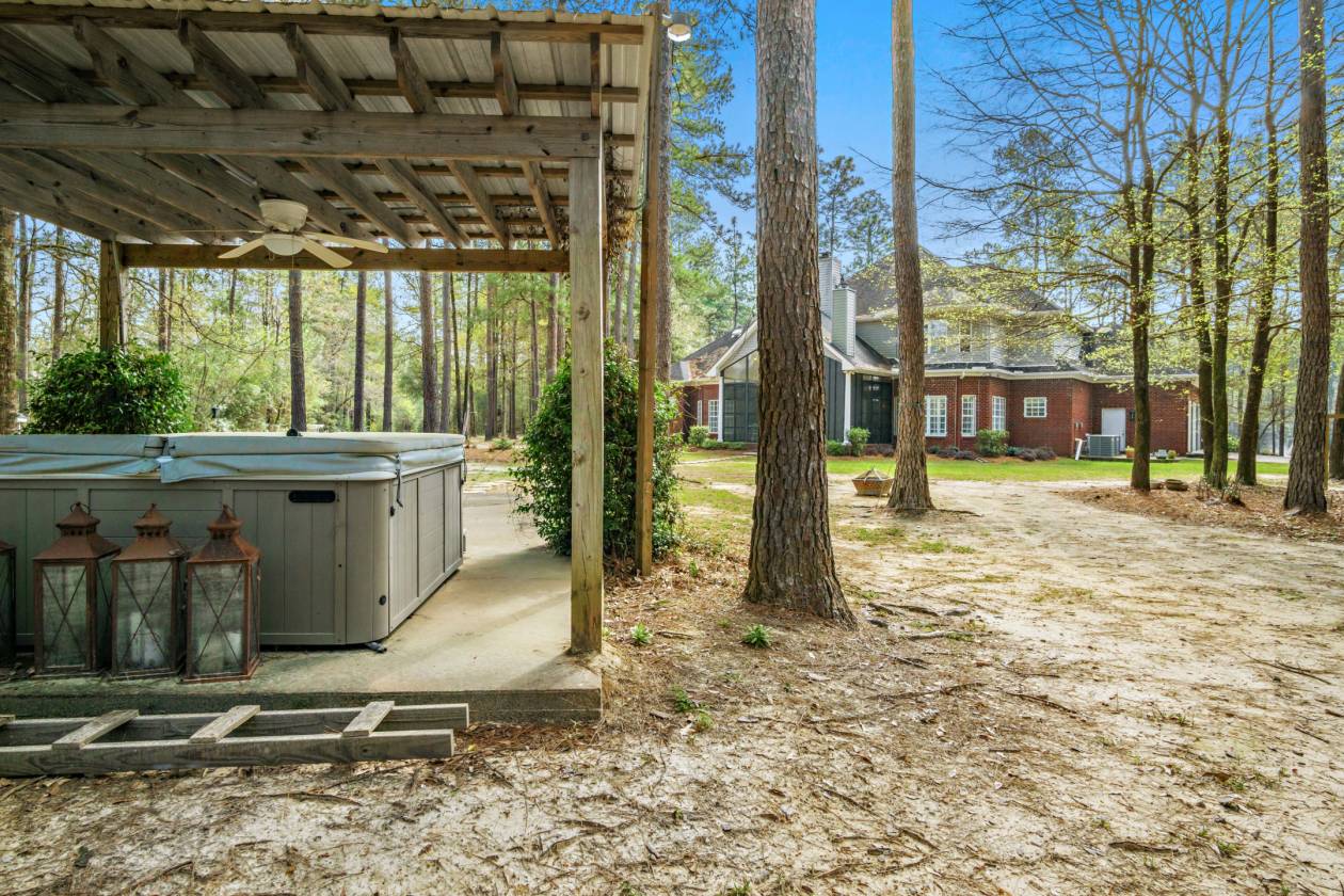 114 Acres, Custom 4/3.5 Home, Barn and stocked Fish Pond,... Axis