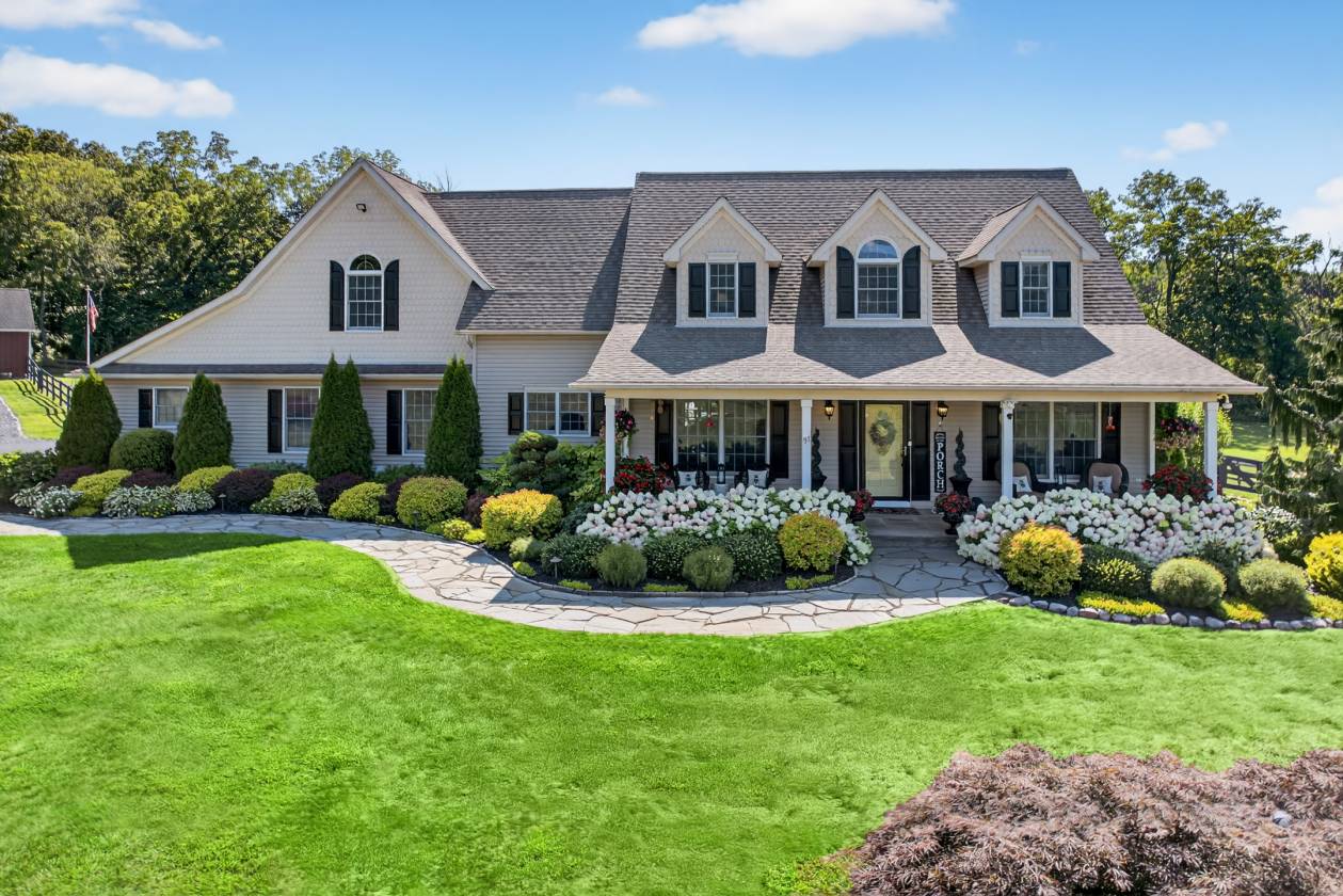 Horse Property for sale.