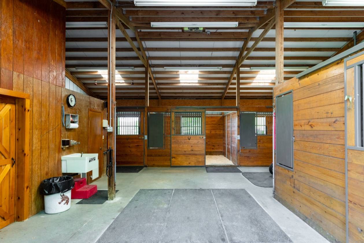 Stunning Home & Horse Property with Mountain Views in the... Millerton, Dutchess County, New