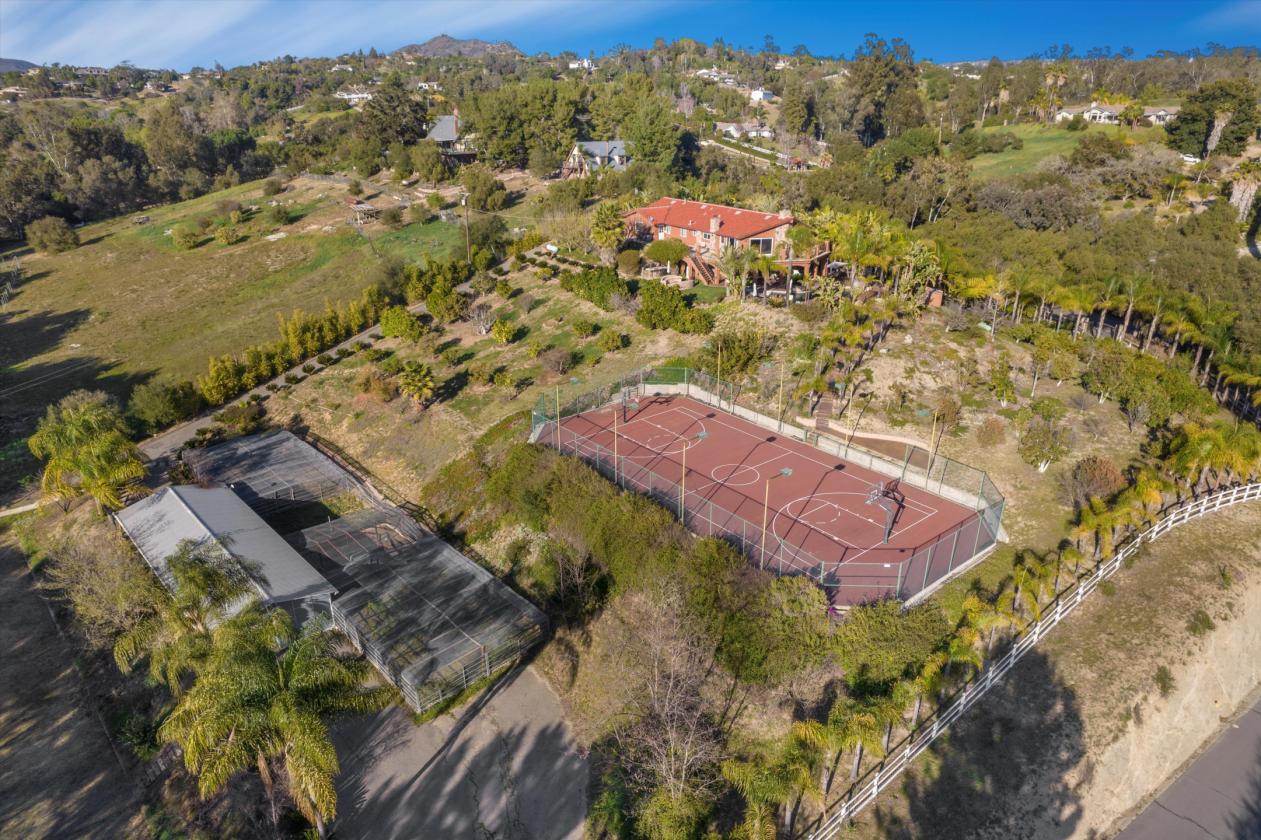 Luxury Equestrian Estate with Resort-Style Living - photo 5