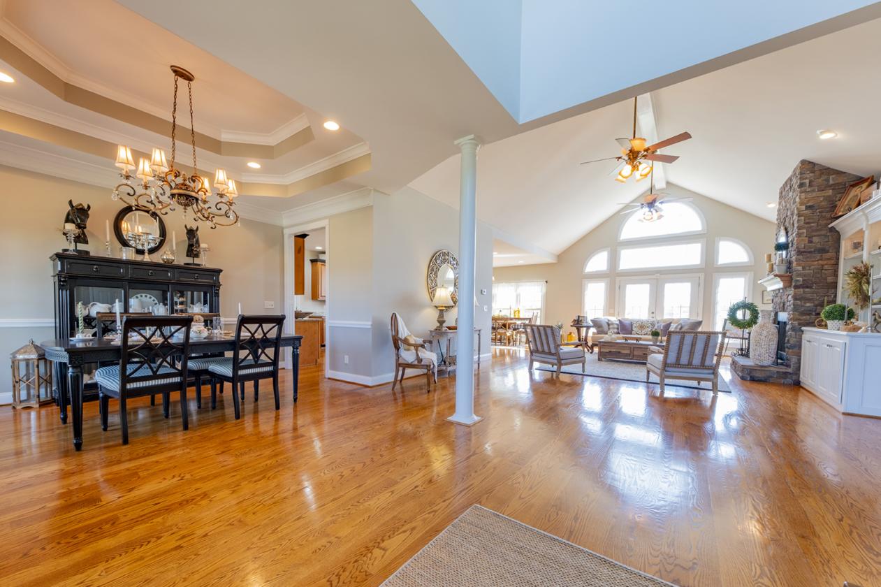 LUXURY HOME IN AMAZING EQUESTRIAN COMMUNITY - photo 8