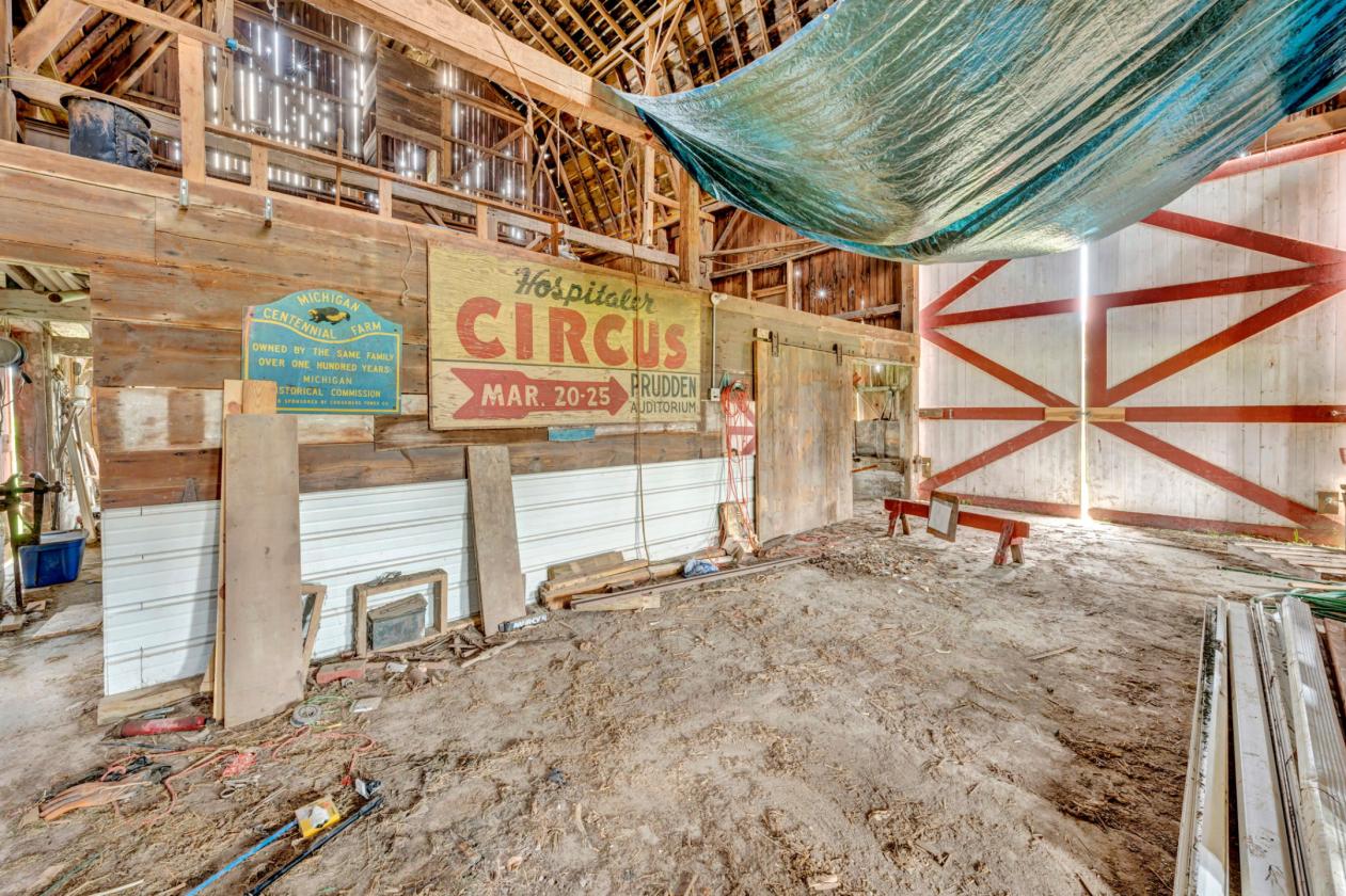 Home and Equestrian Farm on 10 Acres - photo 9
