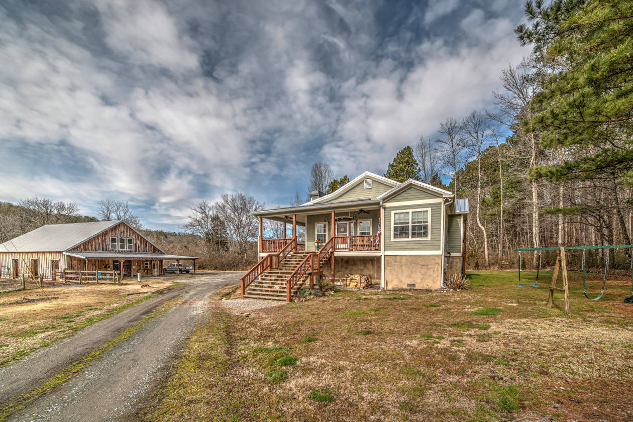 to Hill Farm!!! Home to World Champion Tennessee