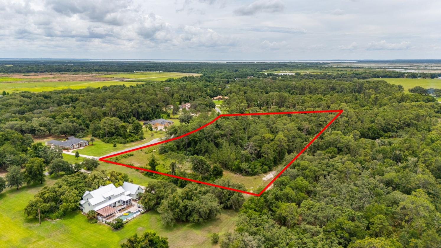 Beautiful Lot located in a gated Equestrian Area - photo 9