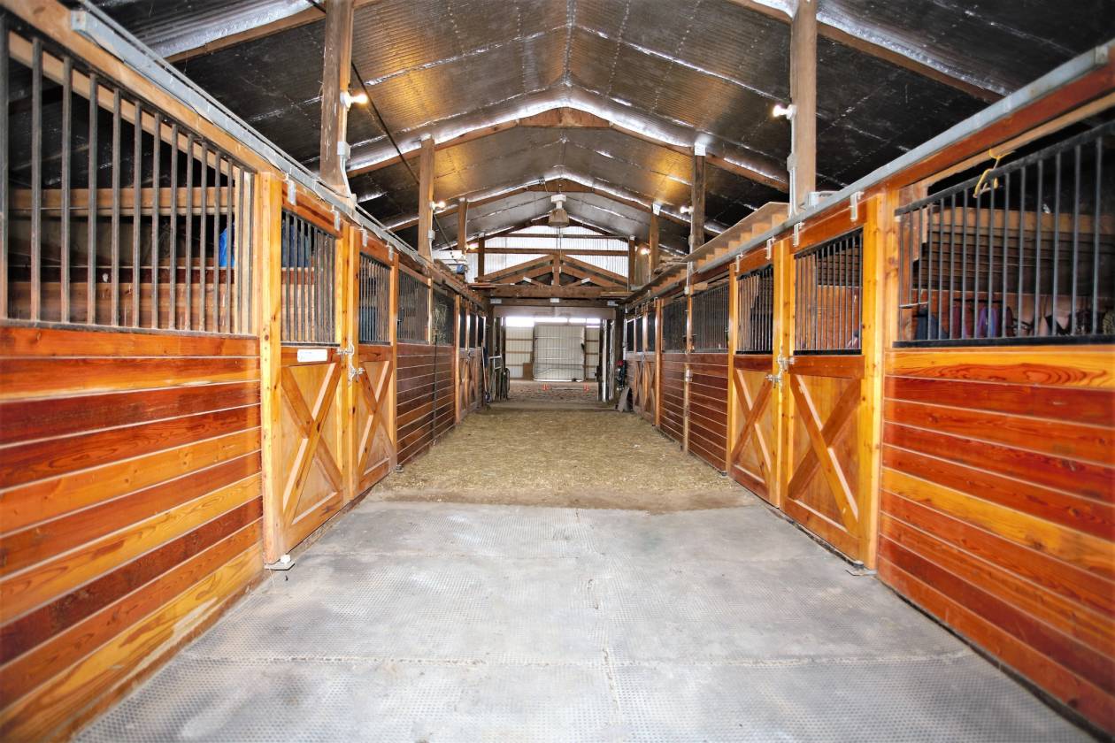 Stately Equestrian Farm on 20 acres | Waukesha, Waukesha County ...