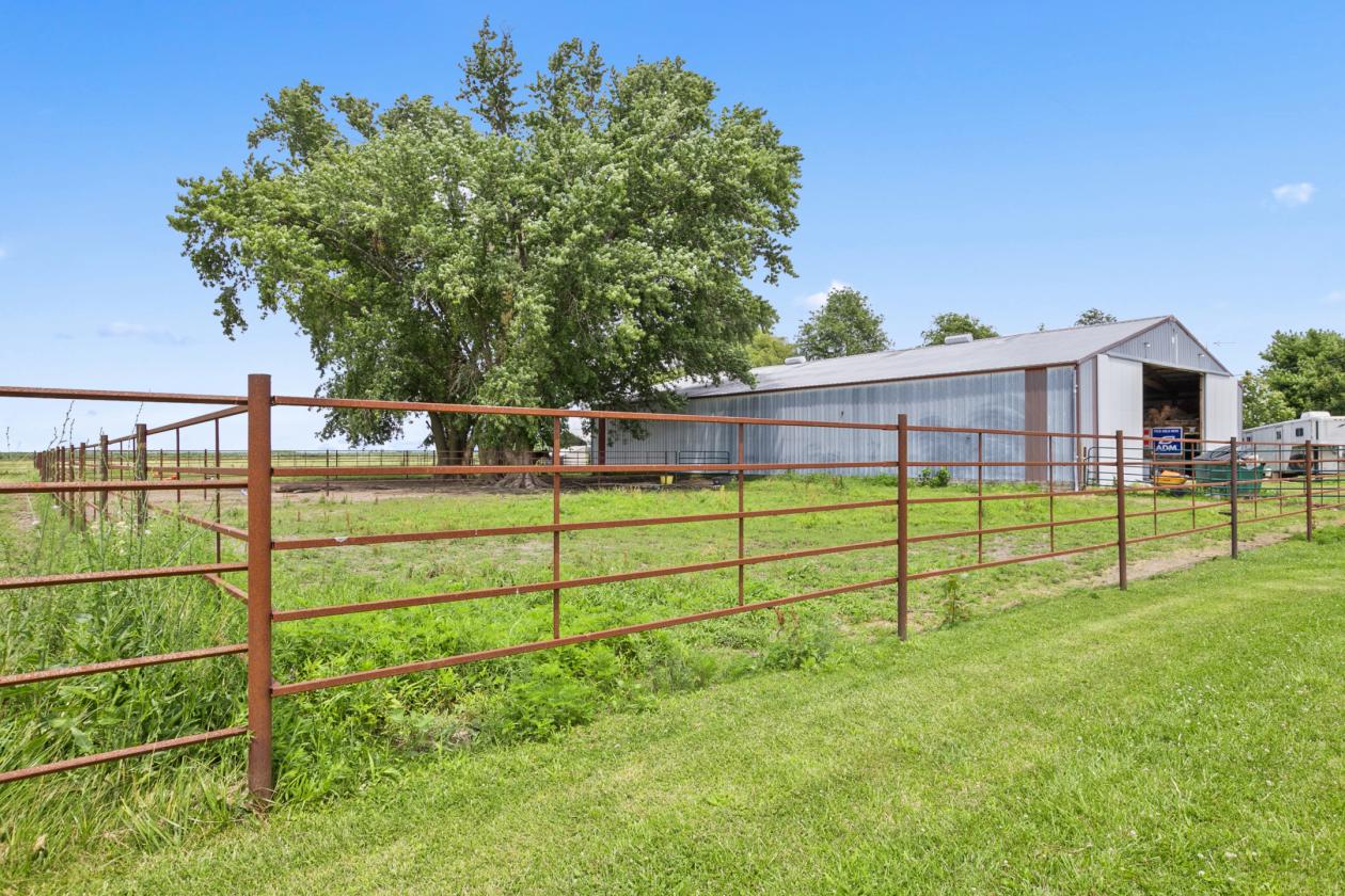 Turnkey Equestrian & Mini Farm - photo 4