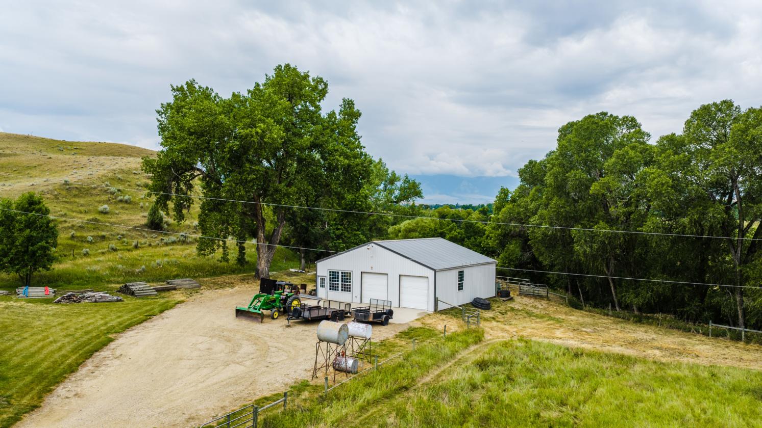 Beautiful horse property with barn & outdoor arena - photo 12