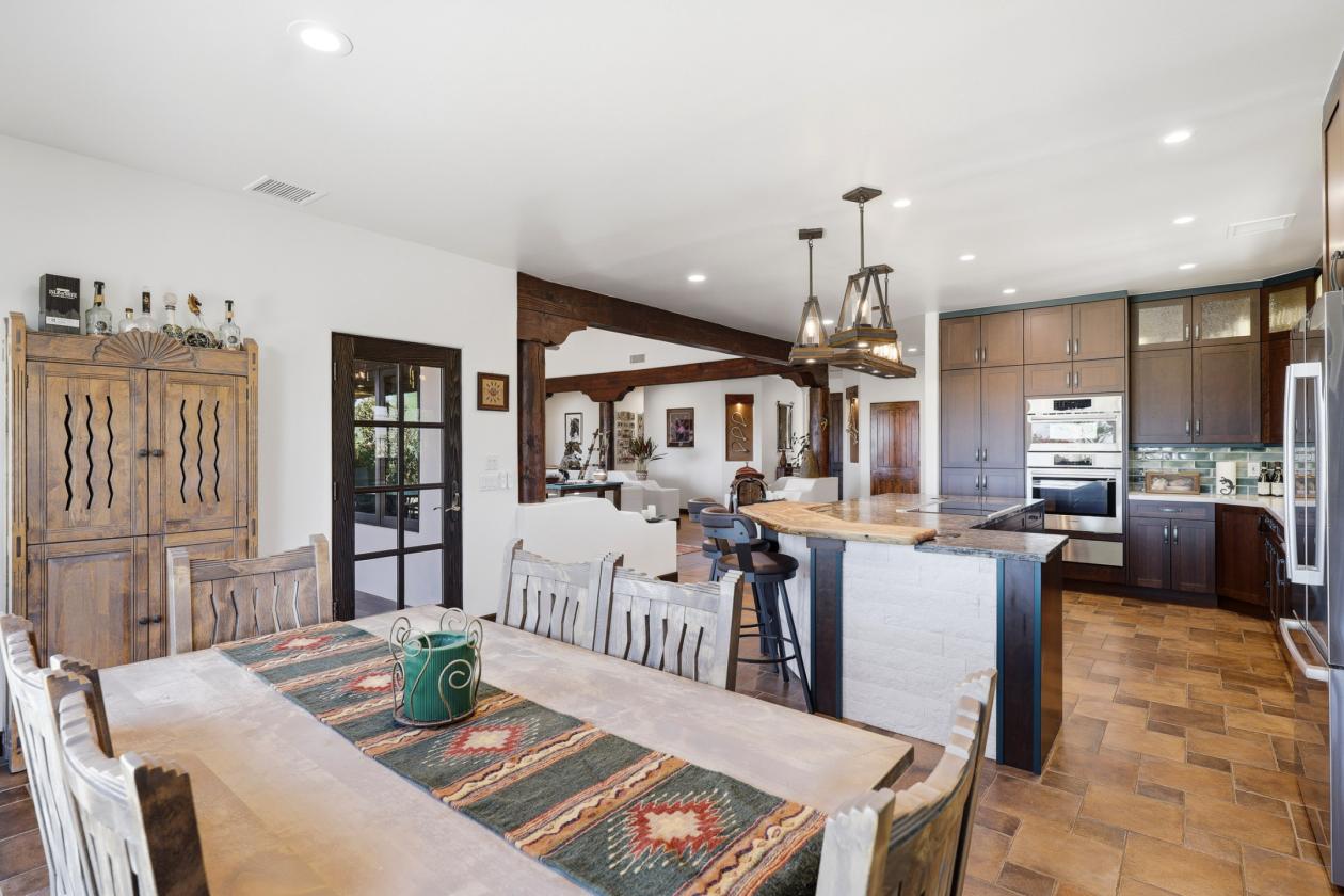 Refined Equestrian Estate - photo 16
